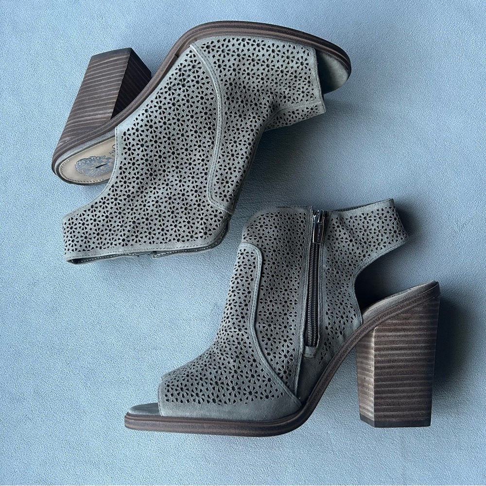 Vince Camuto ~ Klova ~ Wedge Heel Open Toe Boots ~ Women’s Size 11